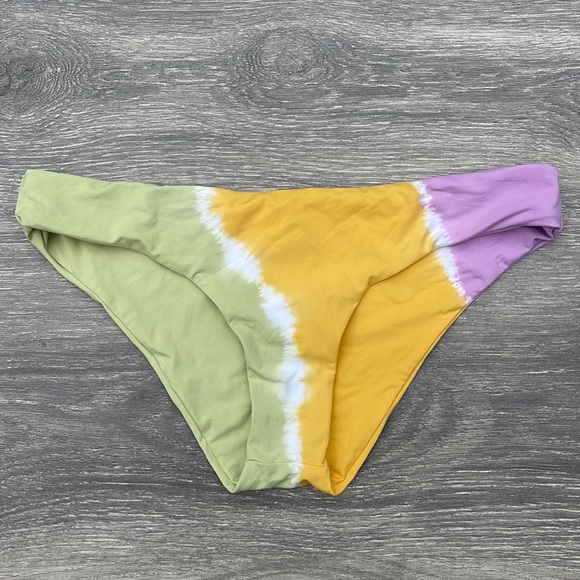 L*Space Lizzie Bikini Top & Sandy Bottoms, diagonal sunburst - Picture 7 of 15